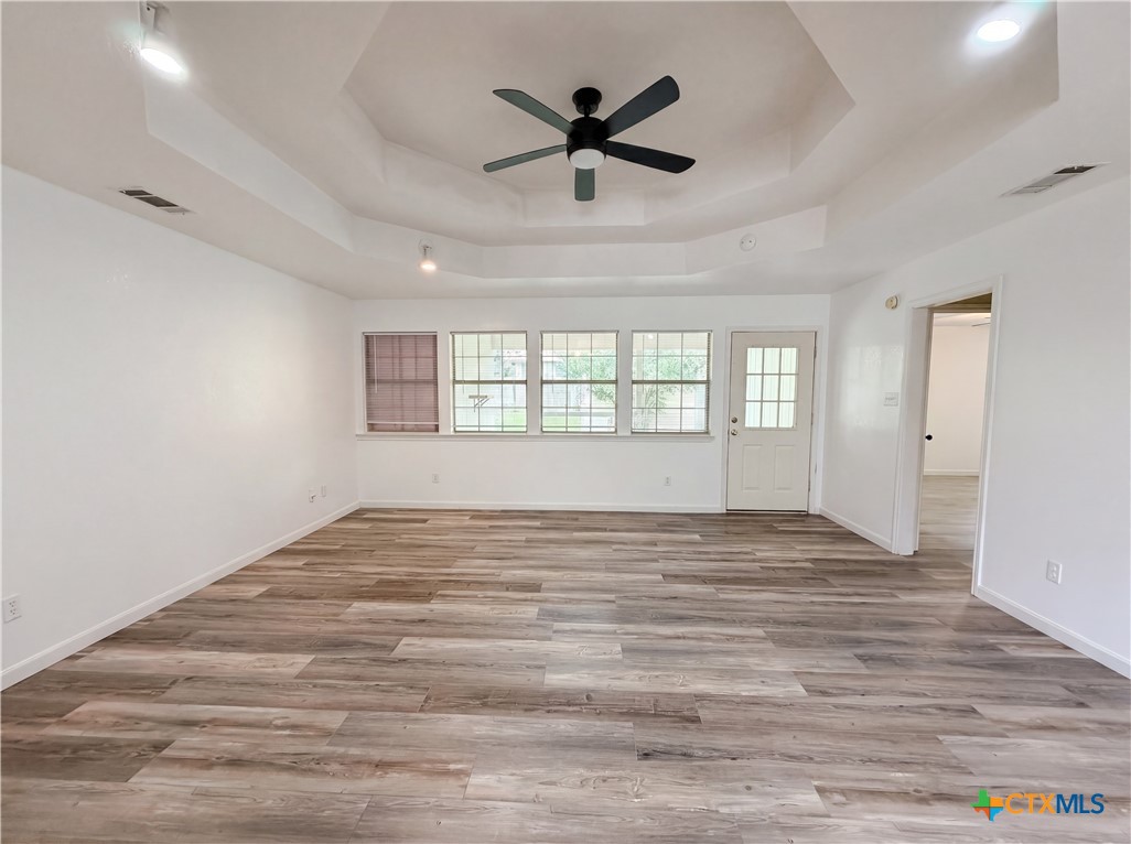 410 Cole Avenue Property Photo 3