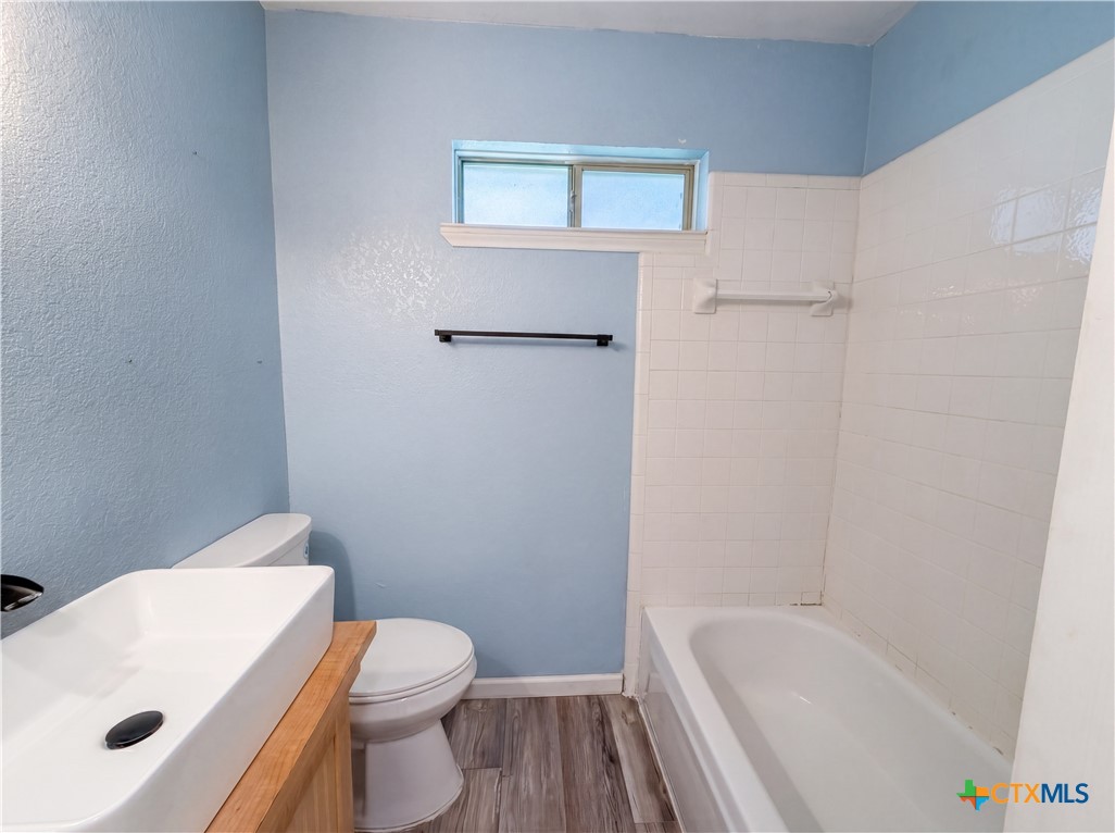 410 Cole Avenue Property Photo 11