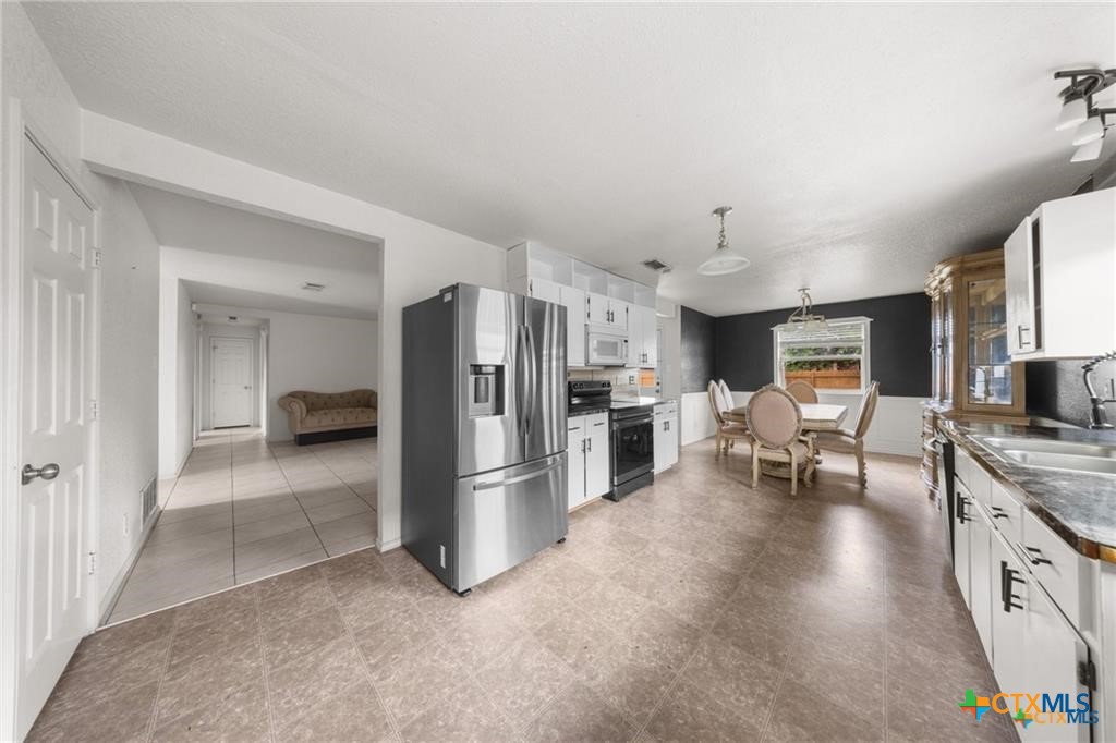 3810 John Haedge Drive Property Photo 10