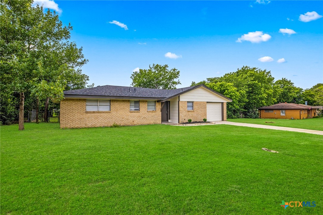 1609 Linwood Road Property Photo 3
