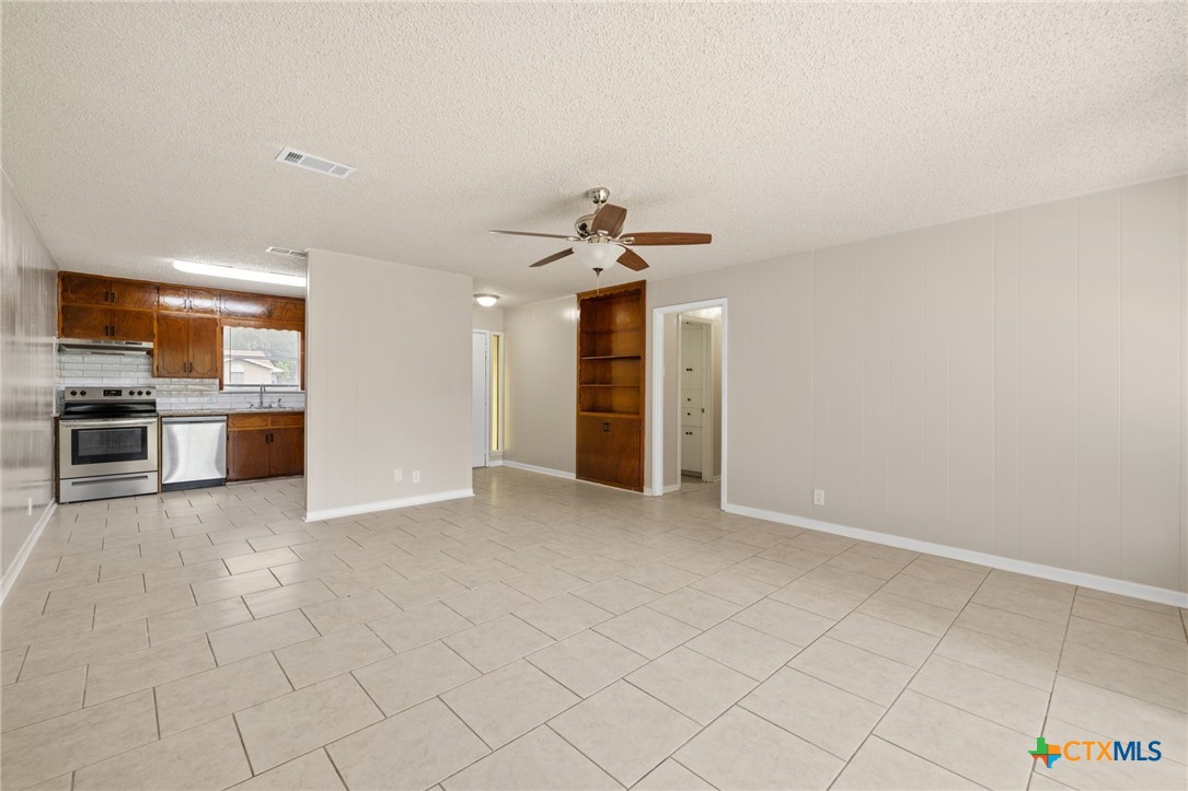 1609 Linwood Road Property Photo 8