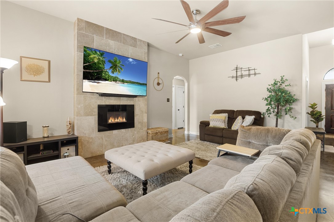 120 Fort Donelson Drive Property Photo 8