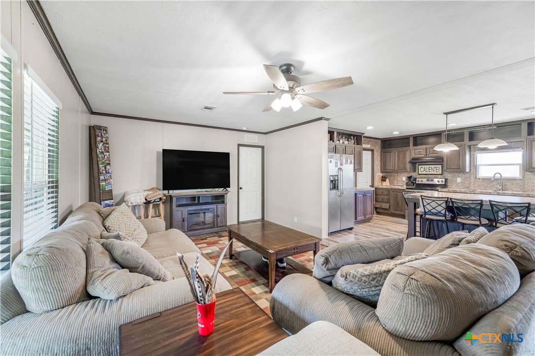 4516 Fm 1090 Property Photo 2