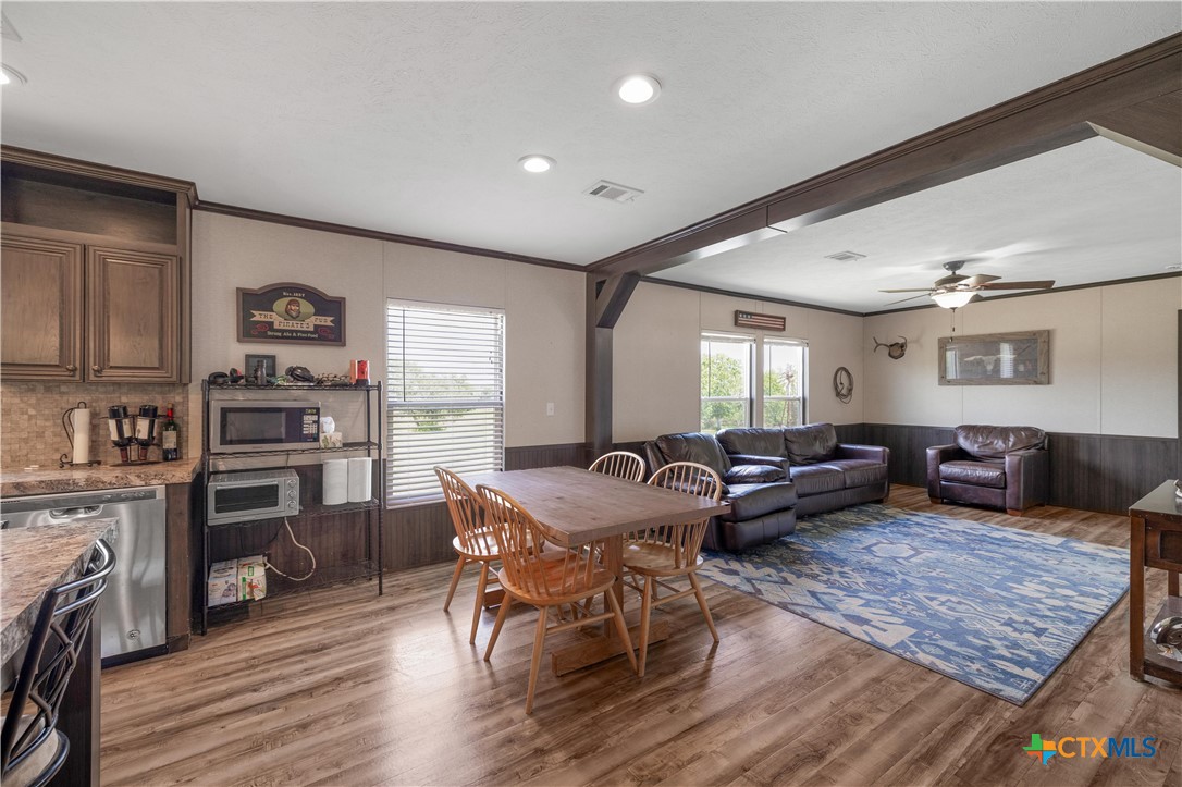 4516 Fm 1090 Property Photo 6