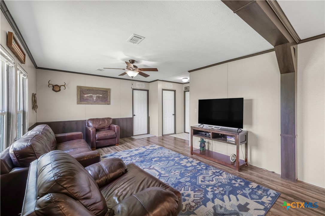 4516 Fm 1090 Property Photo 10