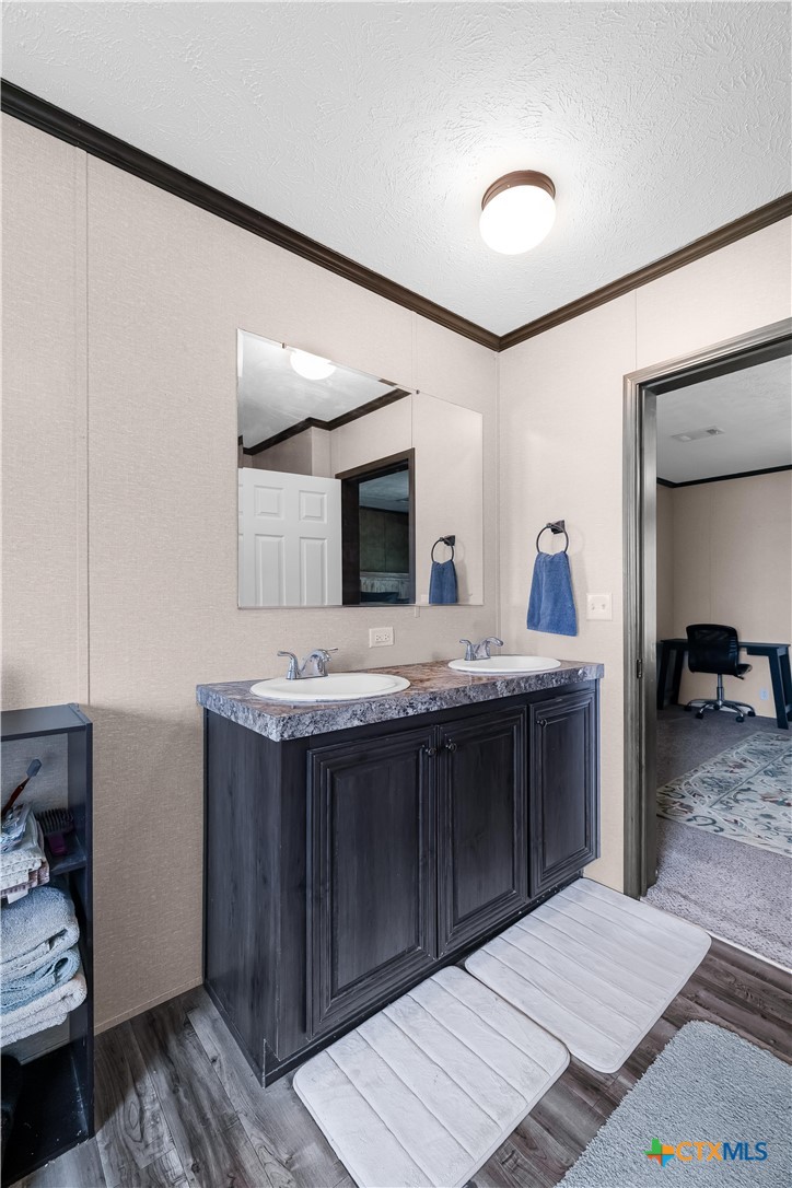 4516 Fm 1090 Property Photo 14