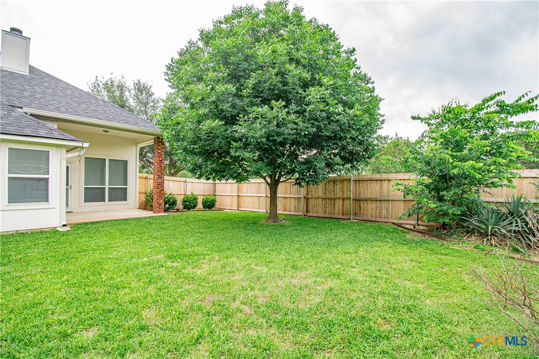 5812 Ellington Court Property Photo 2