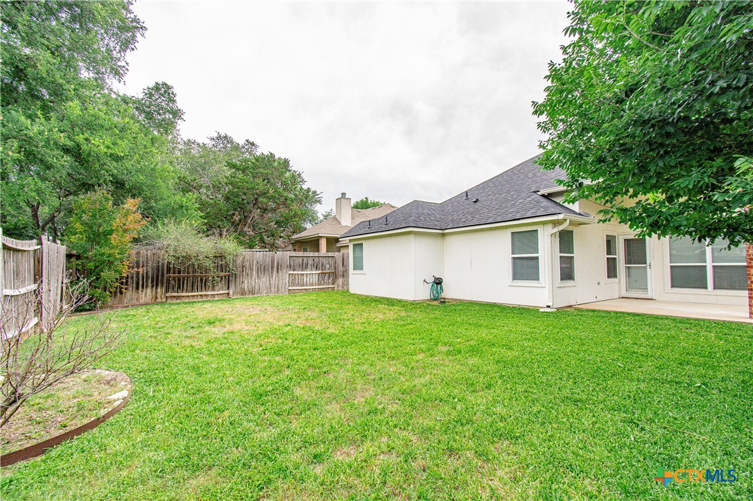 5812 Ellington Court Property Photo 3