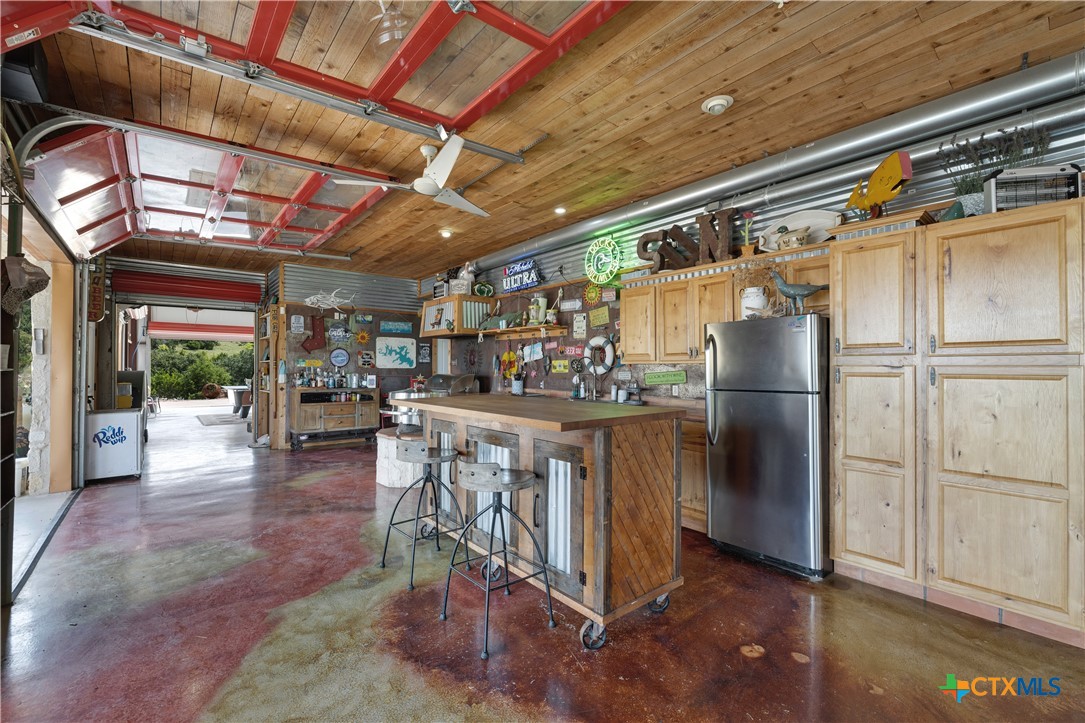 2611 Westview Drive Property Photo 6