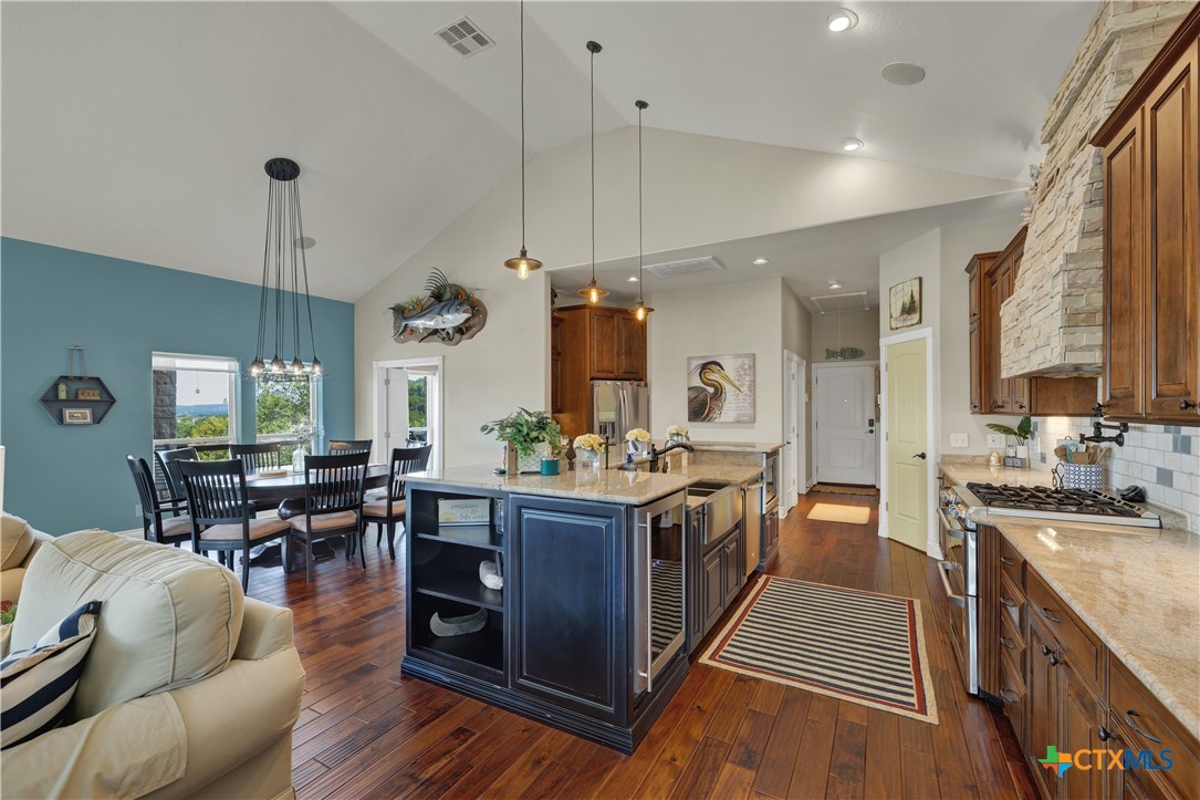 2611 Westview Drive Property Photo 8