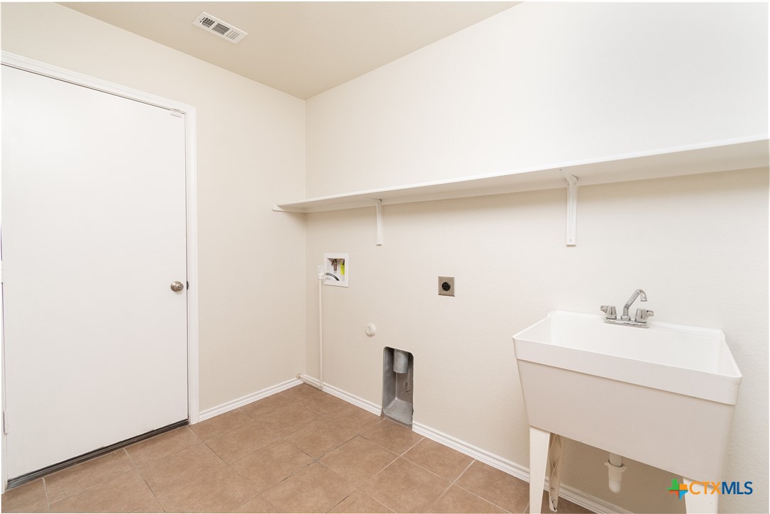 1219 Cozy Creek Drive Property Photo 6