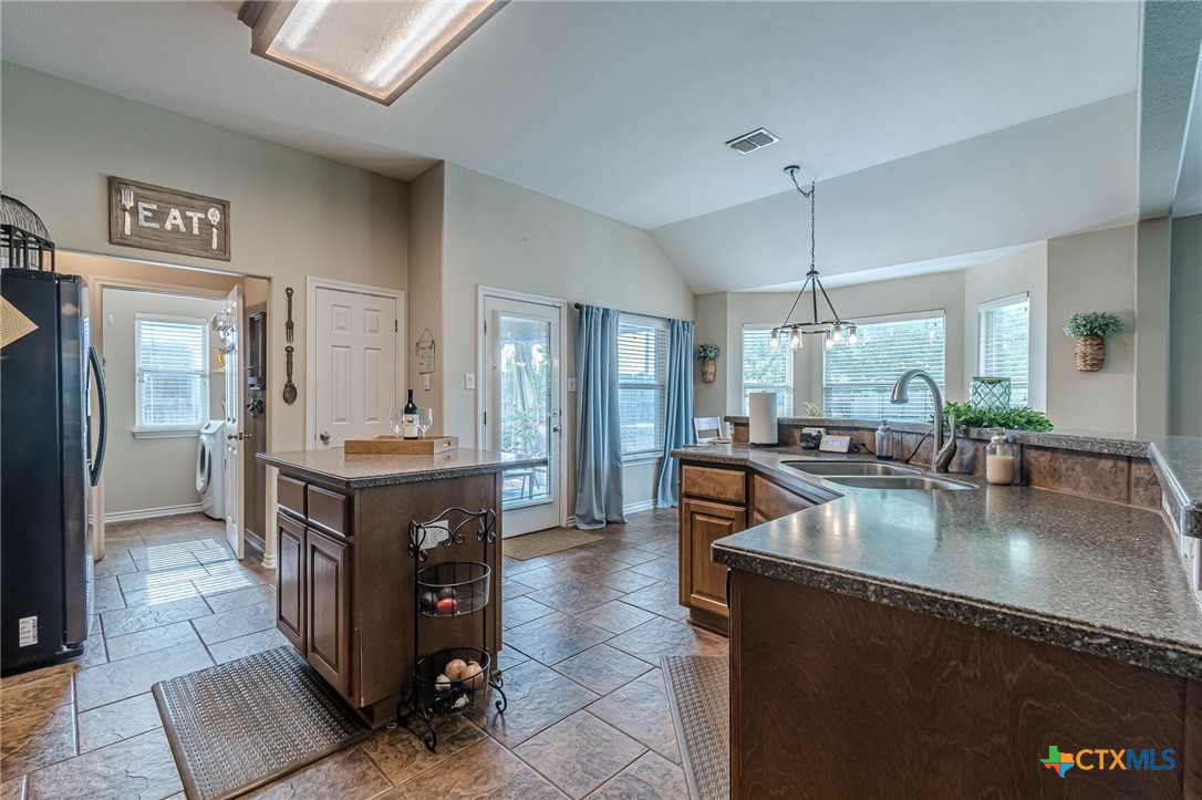 1021 Loma Verde Drive Property Photo 14