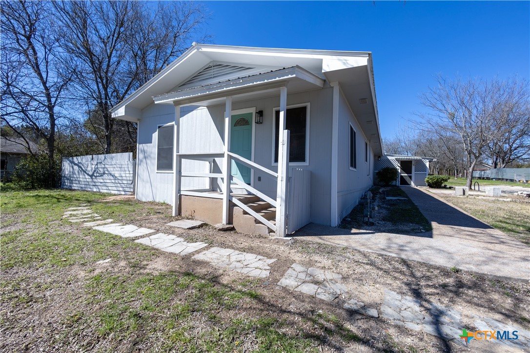 2304 Thrasher Lane A Property Photo 2