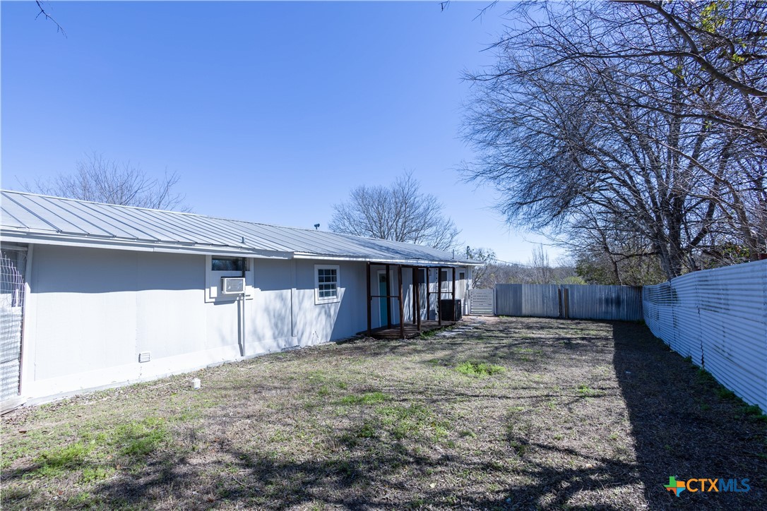 2304 Thrasher Lane A Property Photo 4