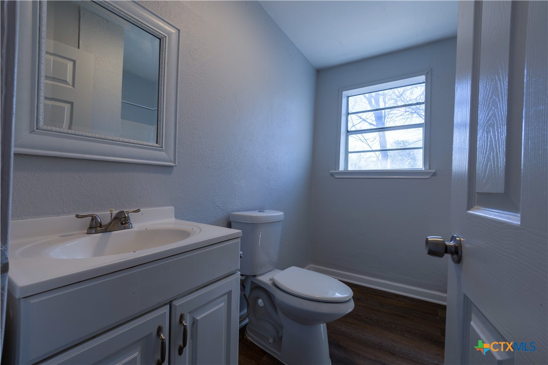 2304 Thrasher Lane A Property Photo 7