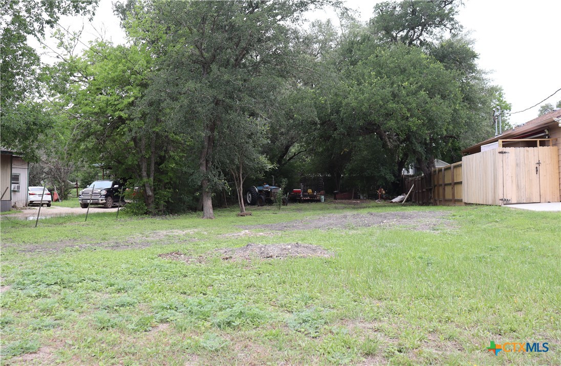 821 N Commerce Street Property Photo 4
