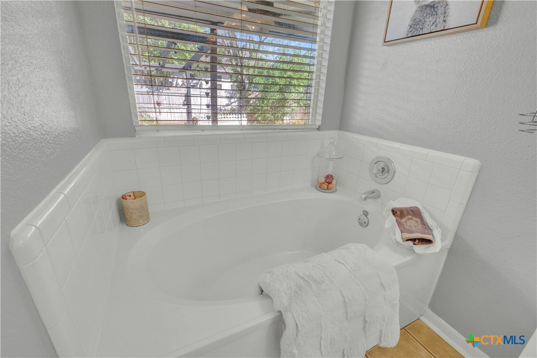 1116 River Rock Property Photo 12