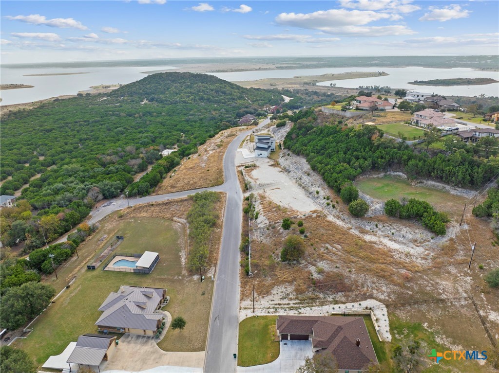 3519 Shoreline Drive Property Photo 8