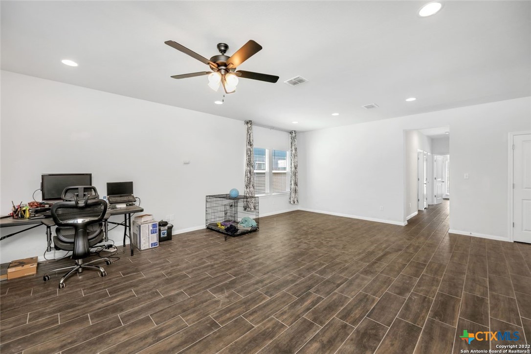 1121 Esplanade Parkway Property Photo 4