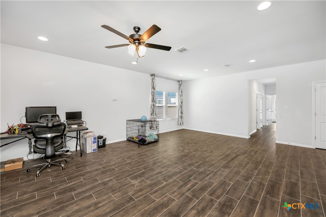 1121 Esplanade Parkway Property Photo 5
