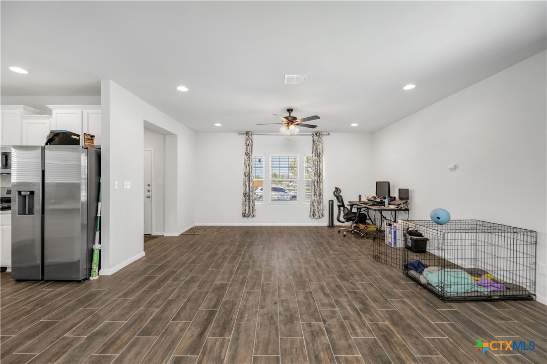 1121 Esplanade Parkway Property Photo 7