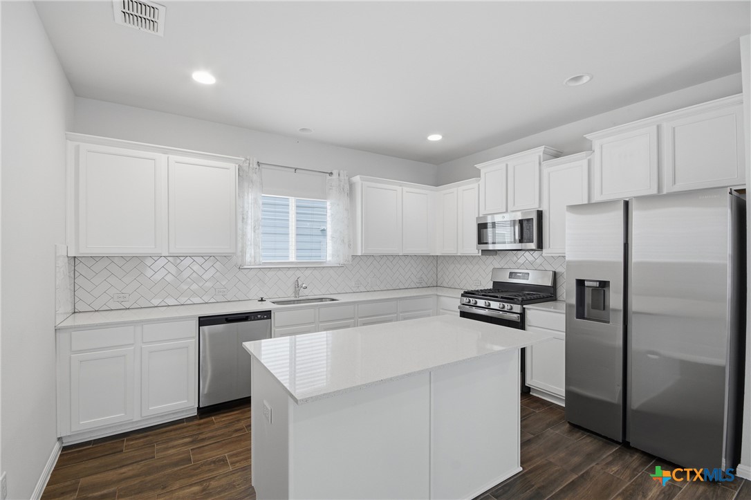 1121 Esplanade Parkway Property Photo 10