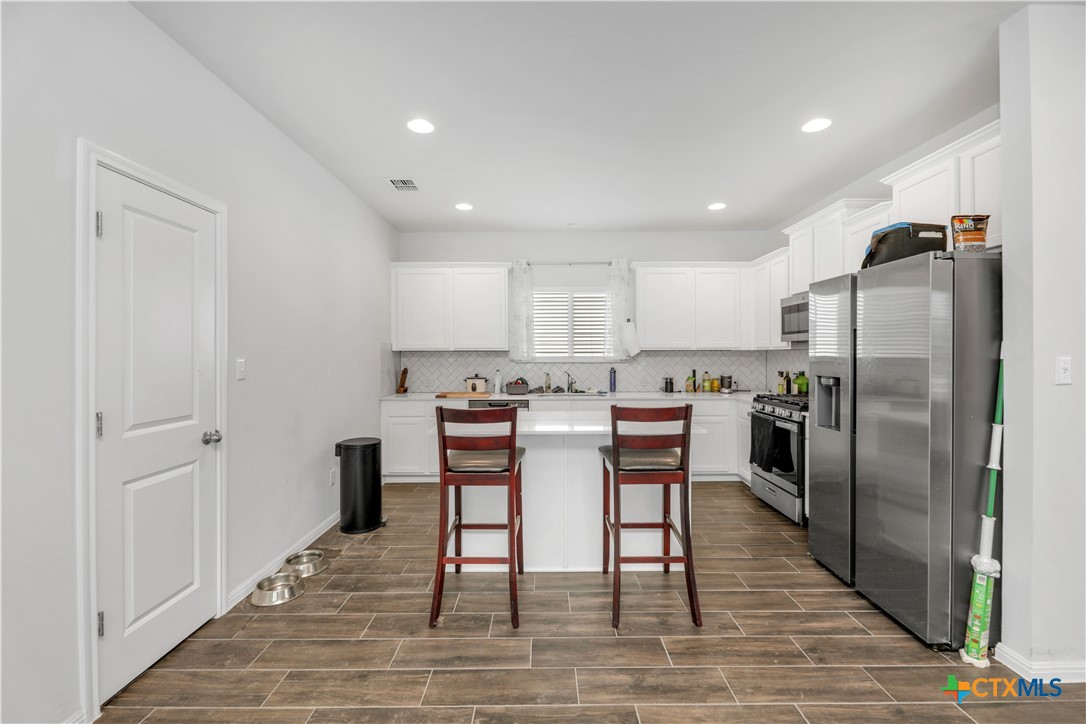 1121 Esplanade Parkway Property Photo 11