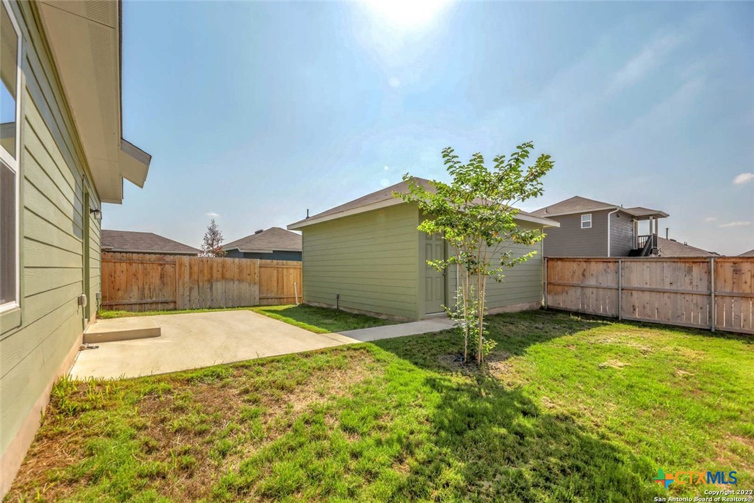 1121 Esplanade Parkway Property Photo 12