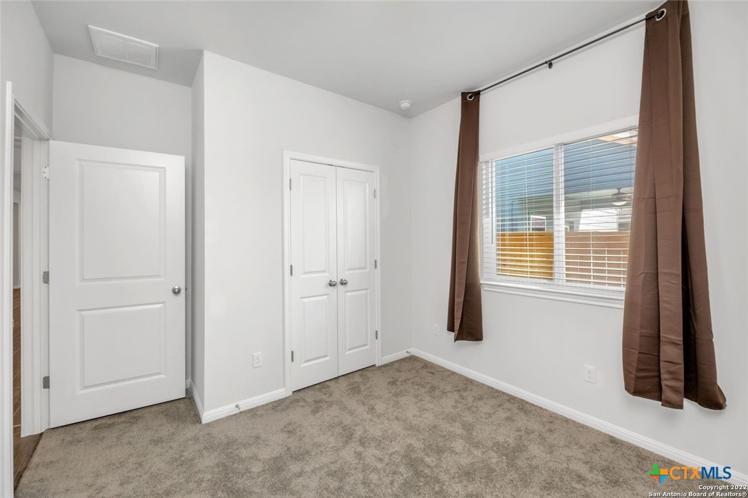 1121 Esplanade Parkway Property Photo 12