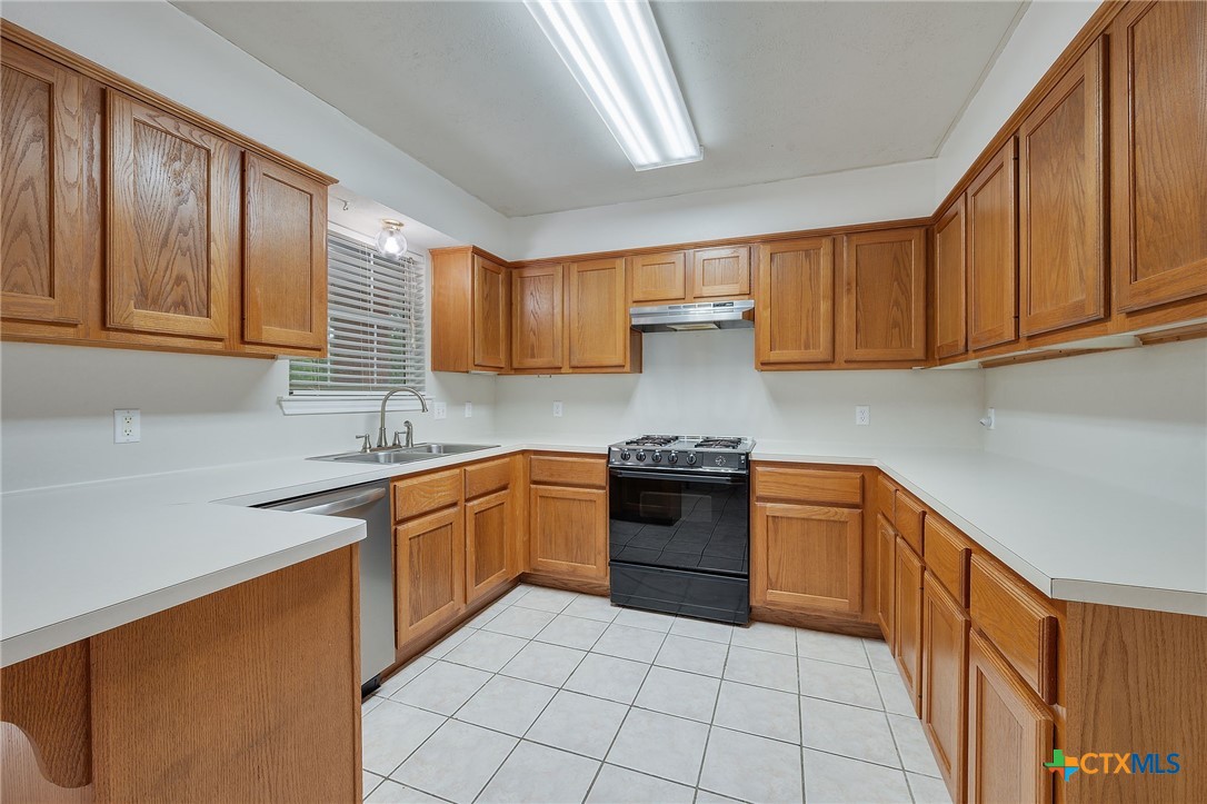 1521 Strasburg Circle Property Photo 7