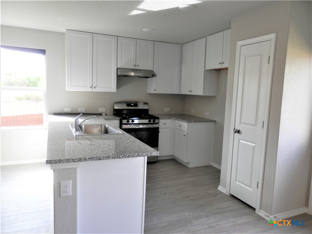 570 Blue Stem Road Property Photo 4