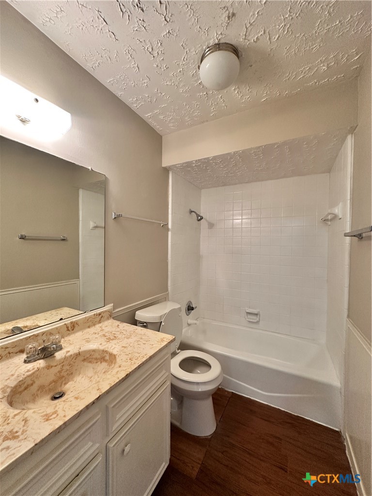 906 N Lbj Drive 4 Property Photo 11