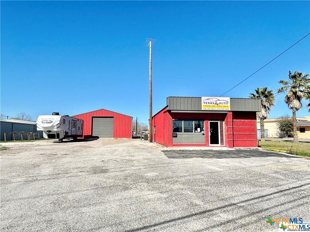 3304 Houston Highway Property Photo 1