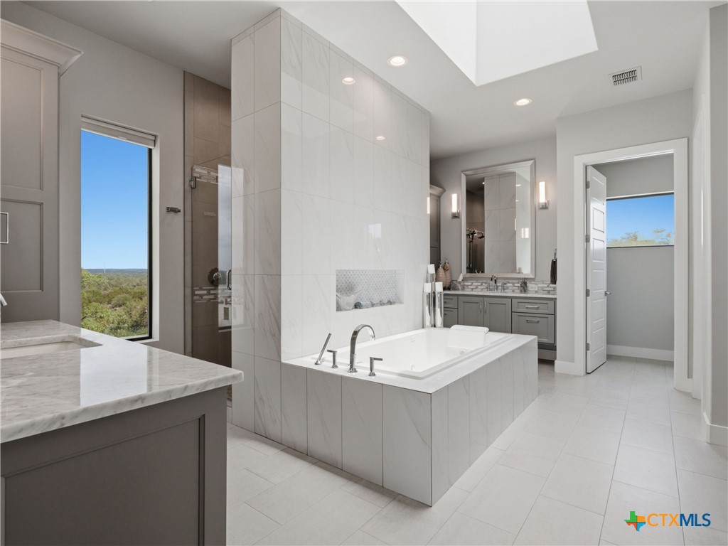 5913 Verden Ridge Property Photo 15