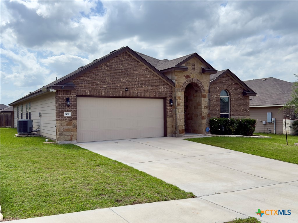 2013 Mallard Court Property Photo 3