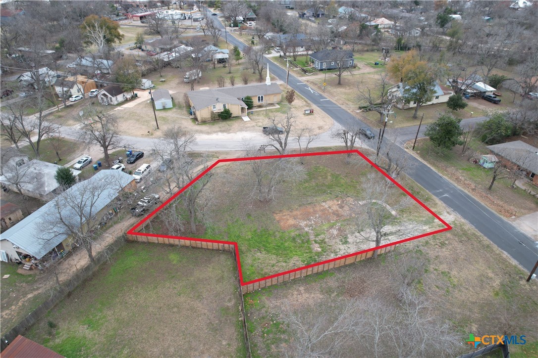 305 Lexington Road Property Photo 2