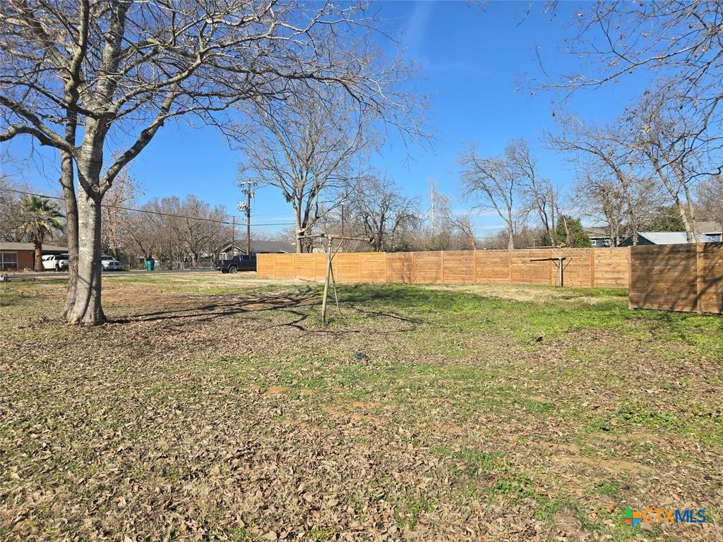 305 Lexington Road Property Photo 3