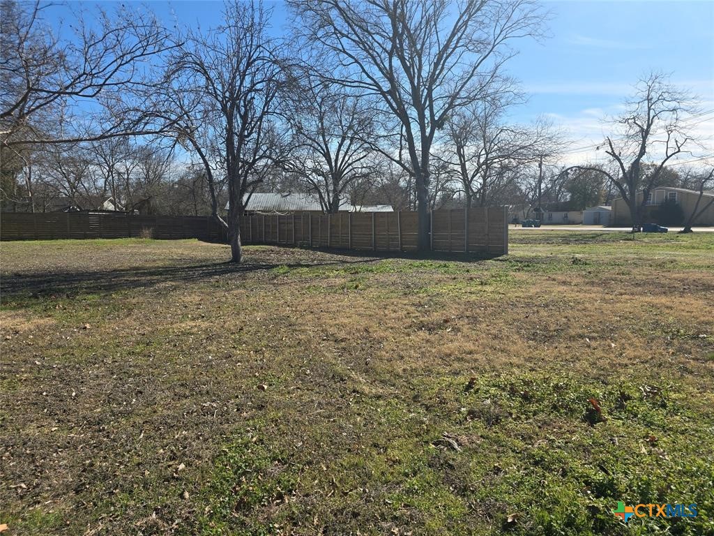 305 Lexington Road Property Photo 7