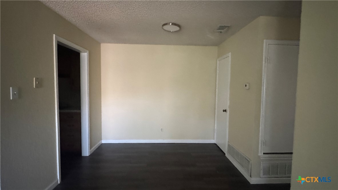 2109 Hinkle Avenue Property Photo 4