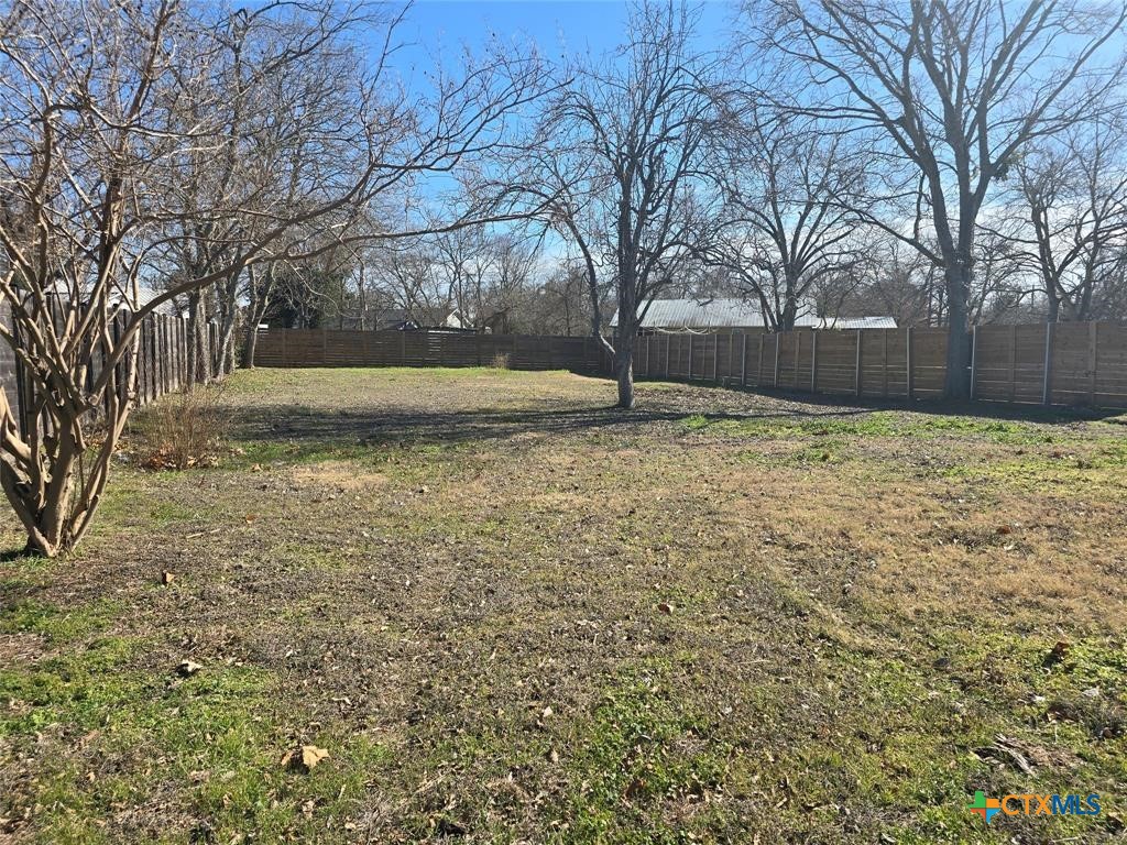 305-b Lexington Road Property Photo 4