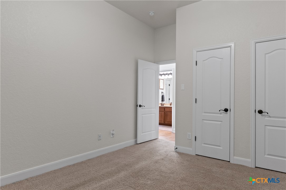 9715 Wind Gate Pkwy Property Photo 19