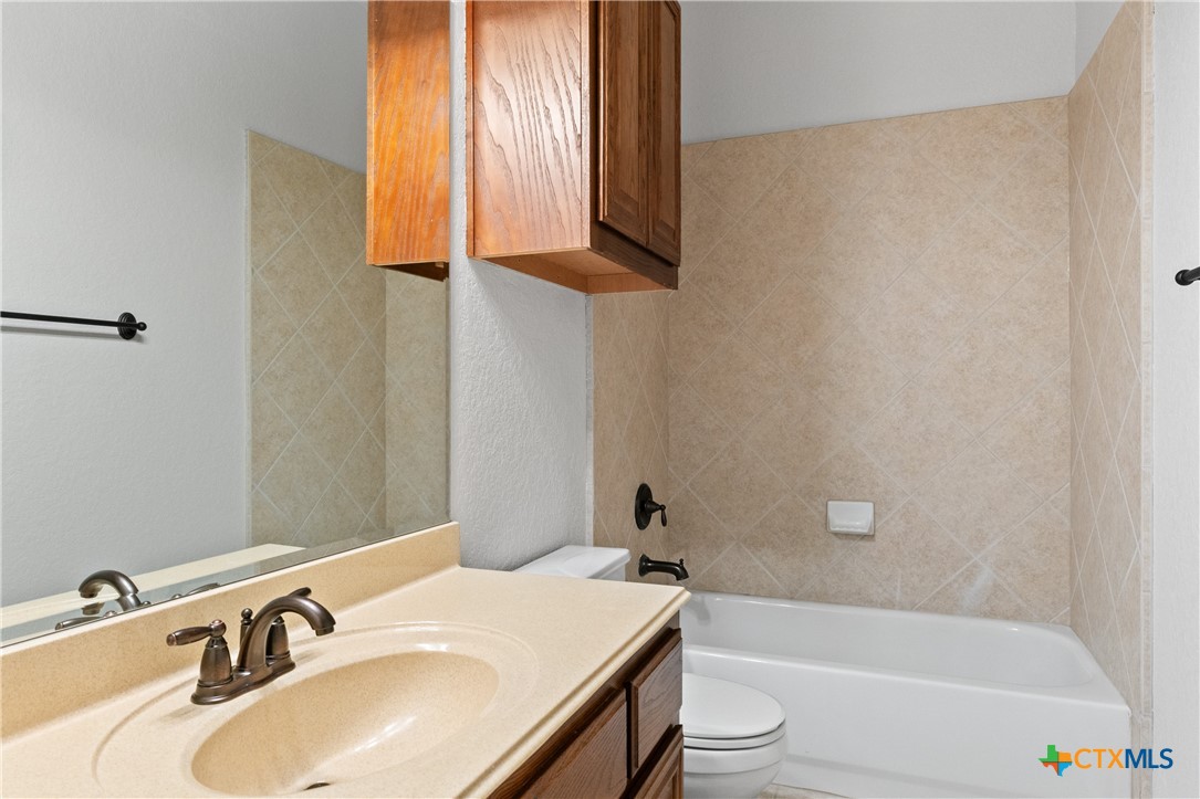 9715 Wind Gate Pkwy Property Photo 25