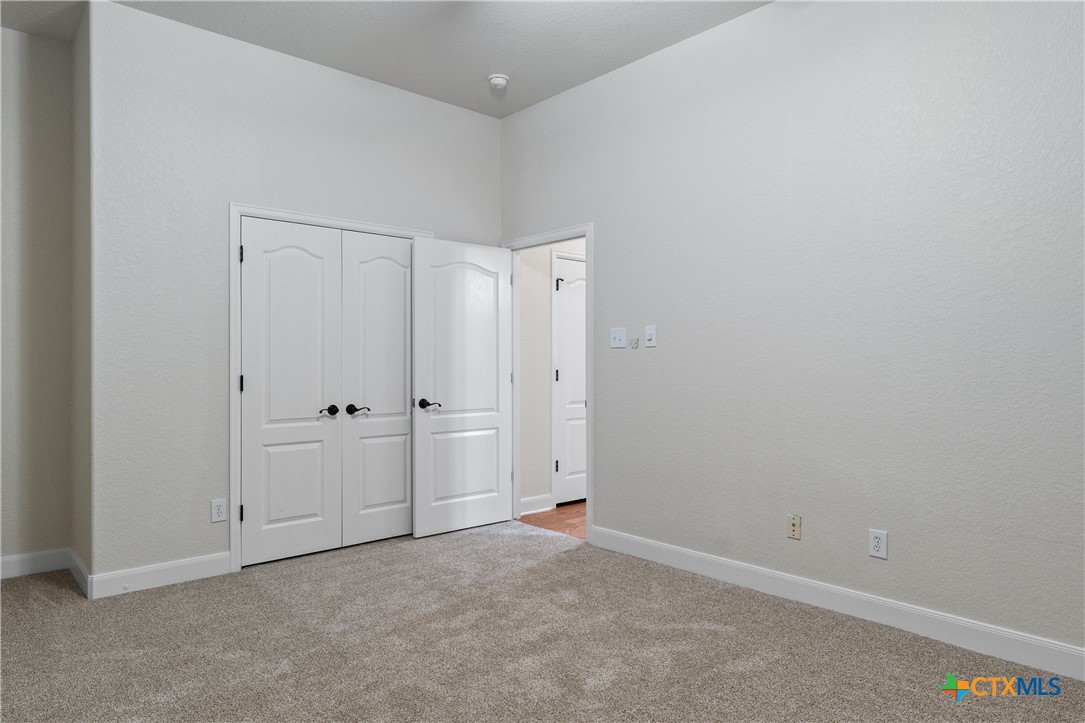 9715 Wind Gate Pkwy Property Photo 27