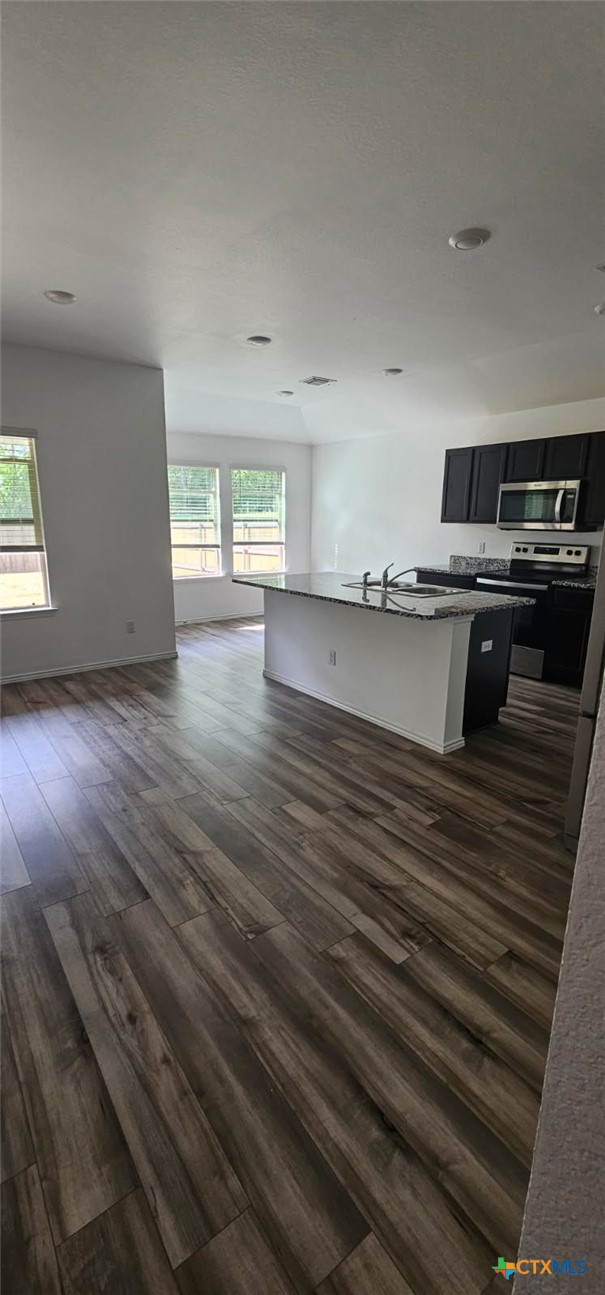 2513 Rollett Drive Property Photo 2