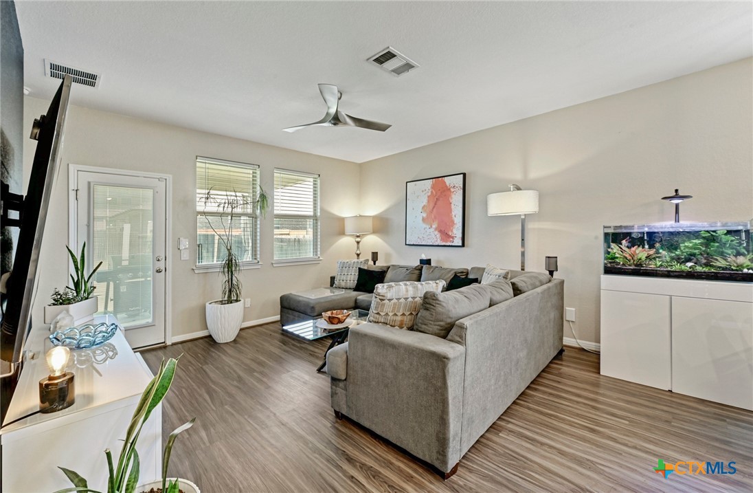 224 Serpens Street Property Photo 6