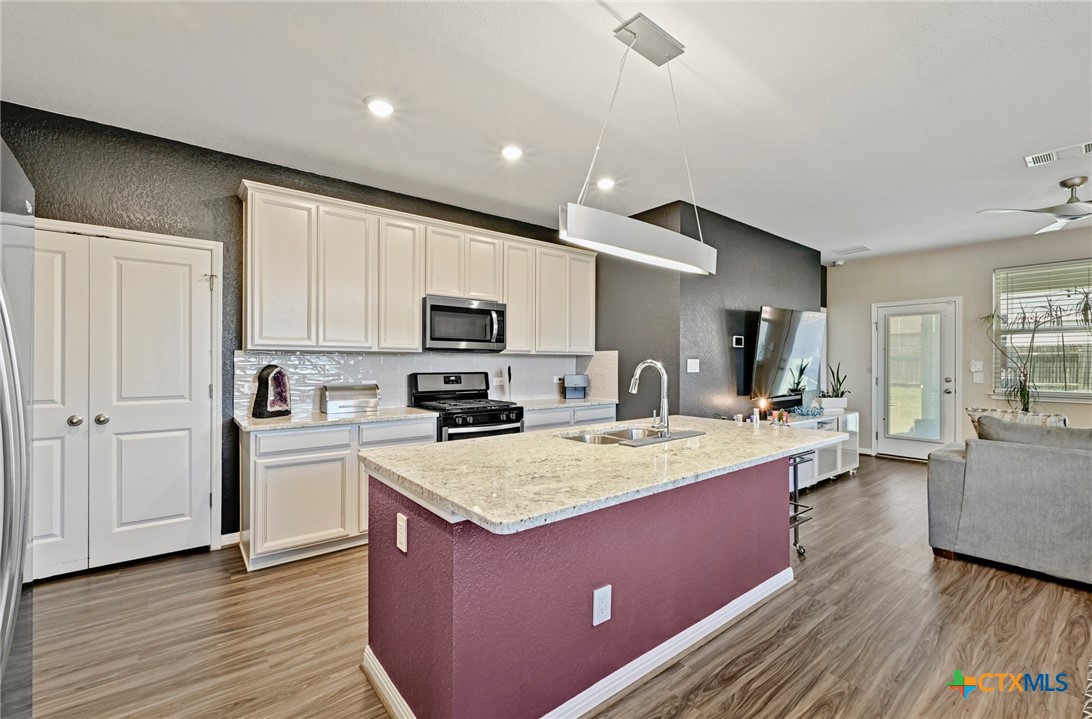 224 Serpens Street Property Photo 10