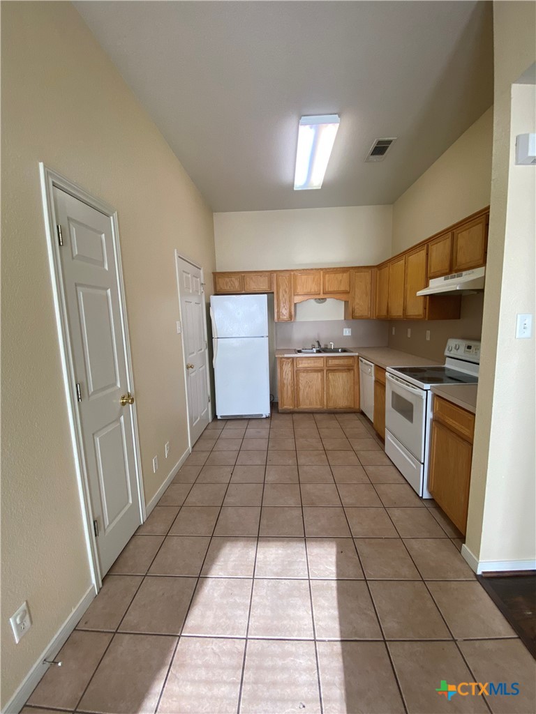 5107 Daybreak Drive B Property Photo 6
