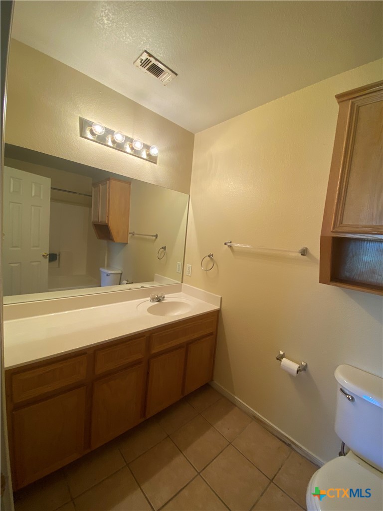 5107 Daybreak Drive B Property Photo 7