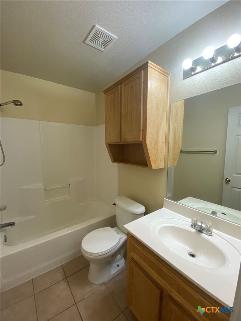5107 Daybreak Drive B Property Photo 13