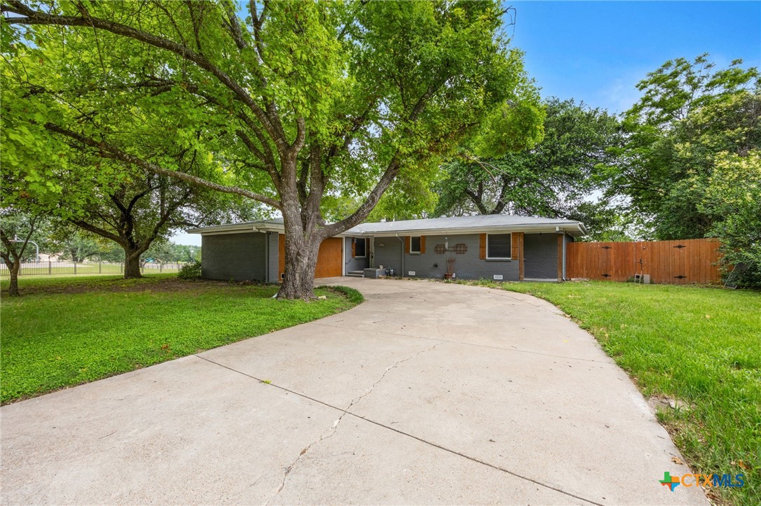 2215 N 9th Street Property Photo 4